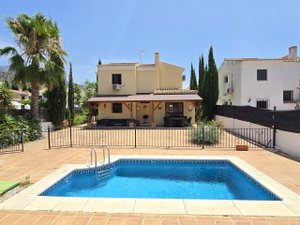 Villa for Sale in Vinuela, Malaga
