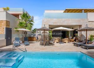 Villa for Sale in Benijofar, Alicante