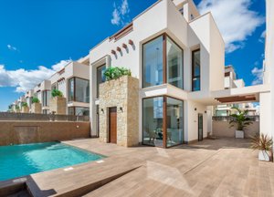 Villa for Sale in Los Montesinos, Alicante