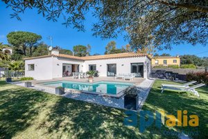 Town House for Sale in Castell D'aro, Gerona